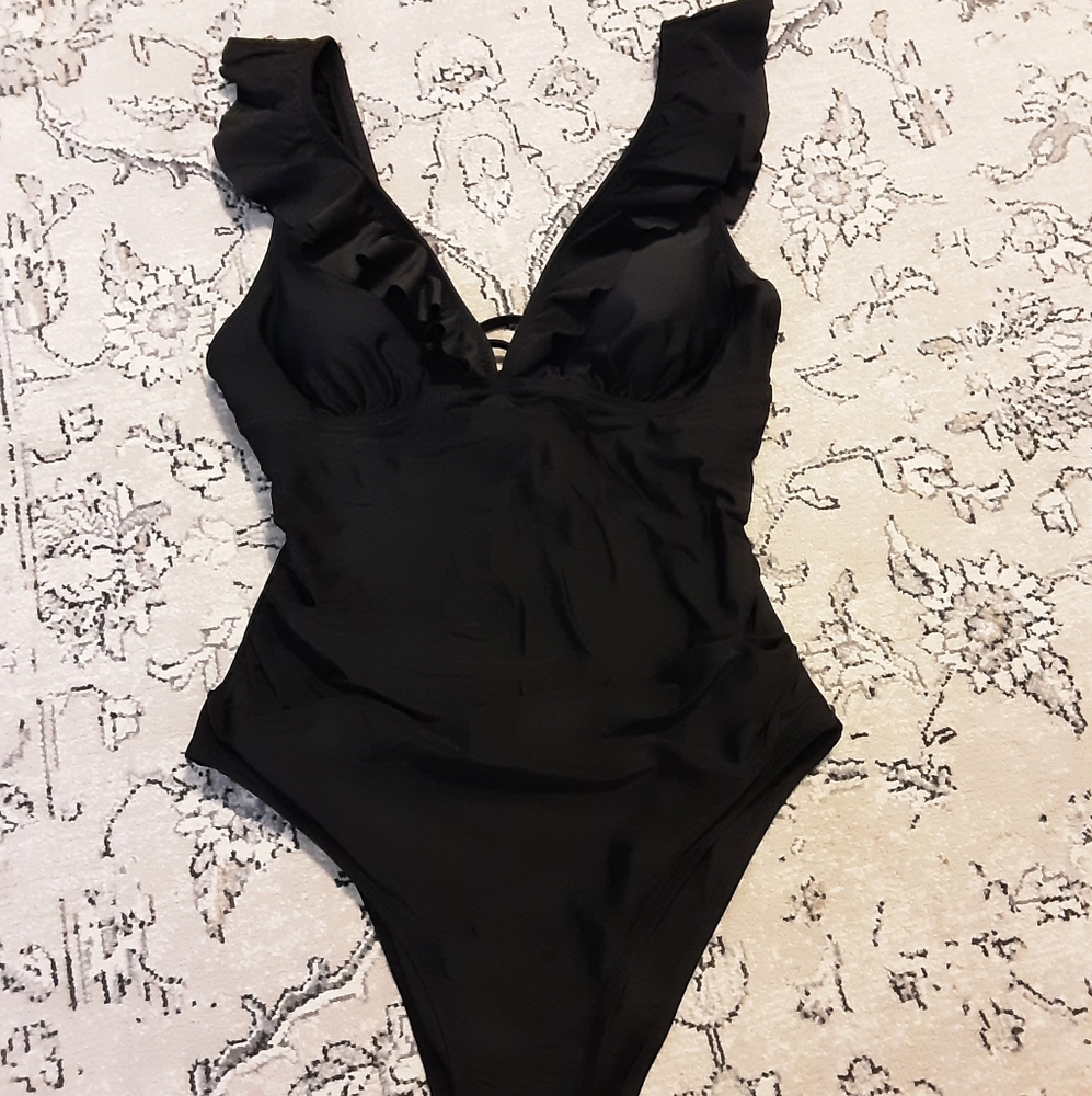 Cupshe Black Ruffle One Piece Swimsuit